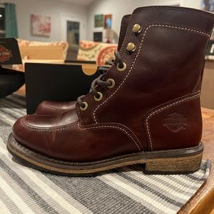 Women’s Harley Davidson boots. Size 9.